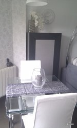 Mesa de cristal de 90*80 extensible, con pata cromada.
