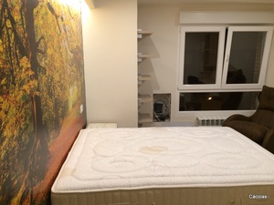 Vista desde la entrada de habitación juvenil.